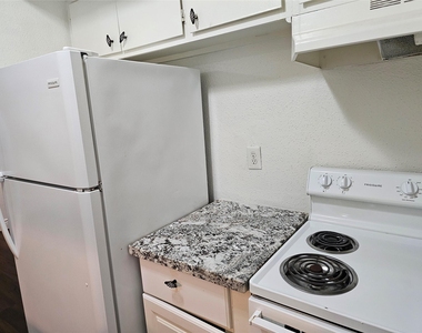 12647 Ashford Meadow Drive - Photo Thumbnail 5