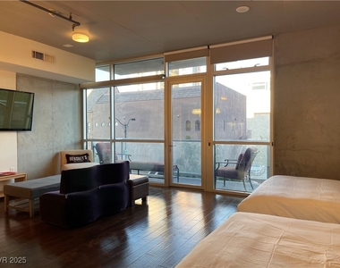353 E Bonneville Avenue - Photo Thumbnail 8
