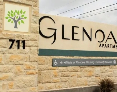 711 Glenoak Drive - Photo Thumbnail 3