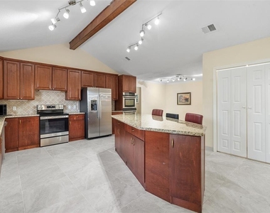 14702 Westway Lane - Photo Thumbnail 8