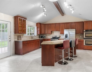 14702 Westway Lane - Photo Thumbnail 7
