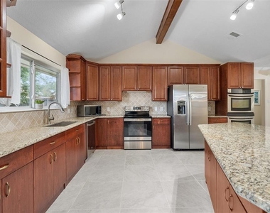 14702 Westway Lane - Photo Thumbnail 6