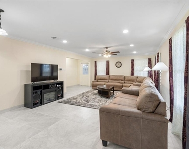 14702 Westway Lane - Photo Thumbnail 15