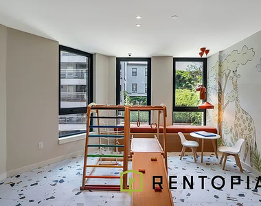 130 Hope Street - Photo Thumbnail 16