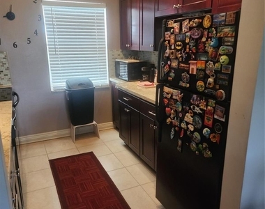 7500 Nw 4th Place - Photo Thumbnail 4