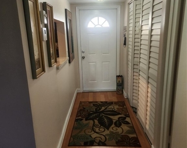 7500 Nw 4th Place - Photo Thumbnail 2