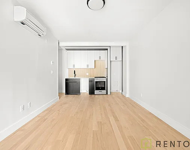 22 Frost Street - Photo Thumbnail 5