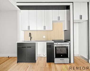 22 Frost Street - Photo Thumbnail 4