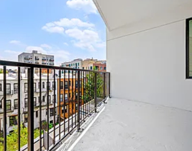 22 Frost Street - Photo Thumbnail 2