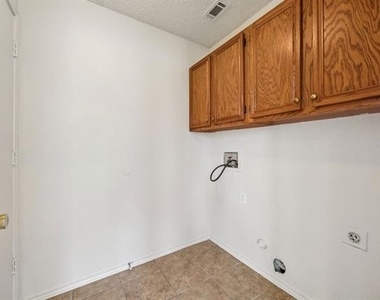 1602 Develon Drive - Photo Thumbnail 10