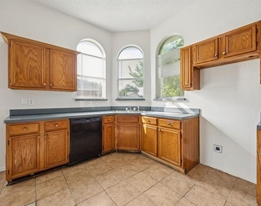 1602 Develon Drive - Photo Thumbnail 8