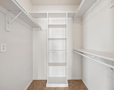1602 Develon Drive - Photo Thumbnail 16
