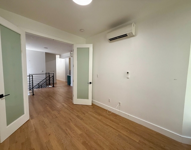 1023 Putnam Avenue - Photo Thumbnail 4