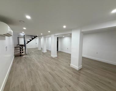 1023 Putnam Avenue - Photo Thumbnail 9
