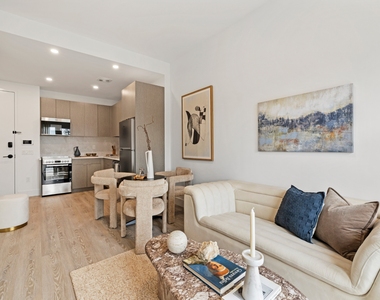 702 East 32nd Street - Photo Thumbnail 8