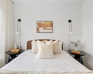 702 East 32nd Street - Photo Thumbnail 10