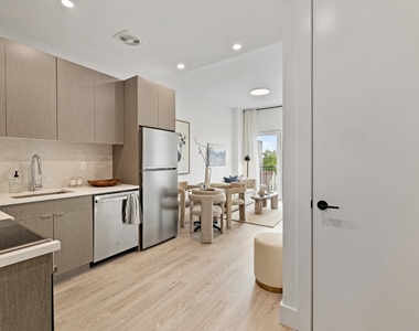 702 East 32nd Street - Photo Thumbnail 2