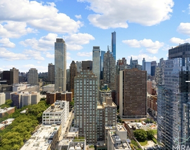 West 60th Street - Photo Thumbnail 7