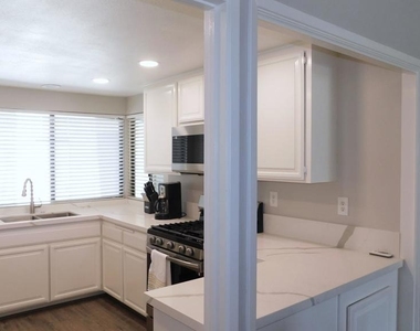 72830 Fleetwood Circle - Photo Thumbnail 11