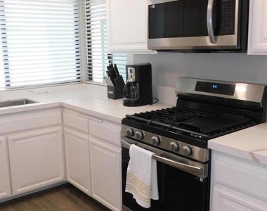 72830 Fleetwood Circle - Photo Thumbnail 14