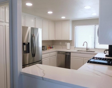 72830 Fleetwood Circle - Photo Thumbnail 10