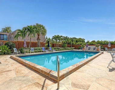 131 Ocean Cove Drive - Photo Thumbnail 24