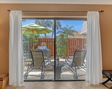 131 Ocean Cove Drive - Photo Thumbnail 13