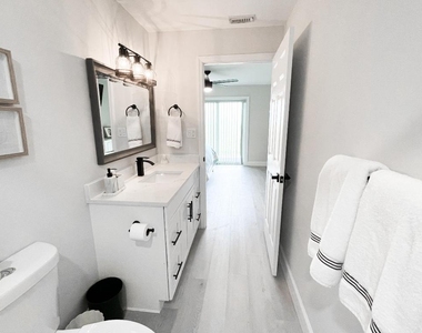 1550 S Ocean Drive - Photo Thumbnail 14