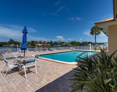 640 Snug Harbor Drive - Photo Thumbnail 18