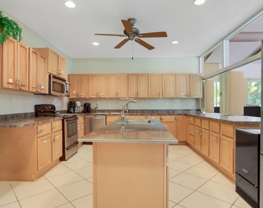 640 Snug Harbor Drive - Photo Thumbnail 14