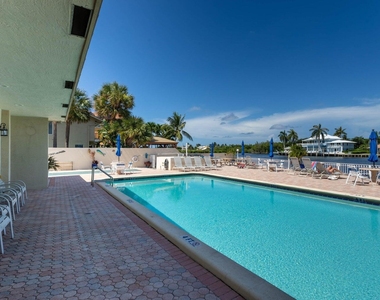640 Snug Harbor Drive - Photo Thumbnail 19