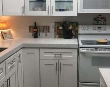 640 Snug Harbor Drive - Photo Thumbnail 2