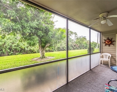 8081 S Woods Circle - Photo Thumbnail 11