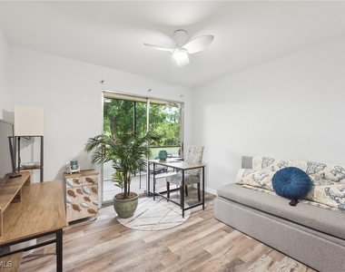 8081 S Woods Circle - Photo Thumbnail 9