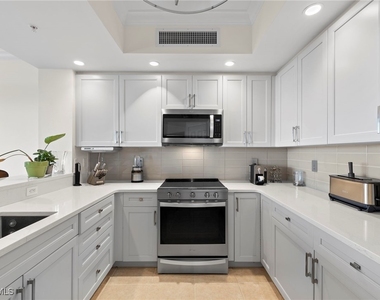 1065 Borghese Lane - Photo Thumbnail 7