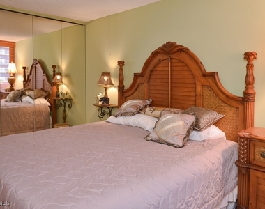 4001 Gulf Shore Boulevard N - Photo Thumbnail 13