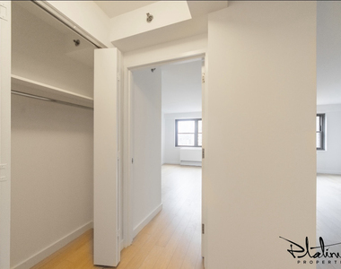 East 39th Street - Photo Thumbnail 1