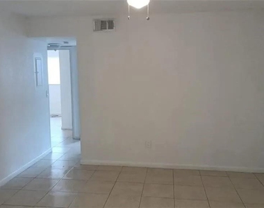 2524 Congress Street - Photo Thumbnail 2