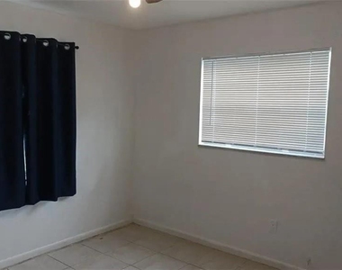 2524 Congress Street - Photo Thumbnail 17
