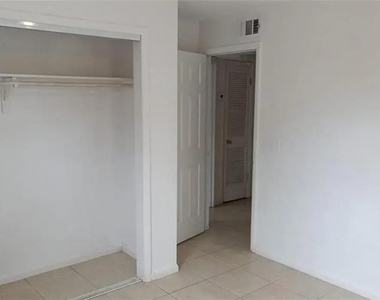2524 Congress Street - Photo Thumbnail 16