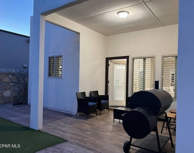 14258 Loma Esmeralda - Photo Thumbnail 14