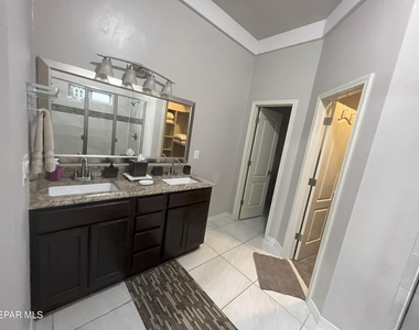 14258 Loma Esmeralda - Photo Thumbnail 9