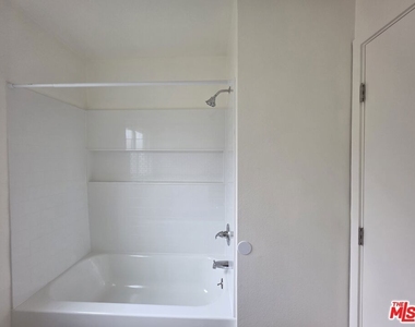 2908 W 141st Place - Photo Thumbnail 14