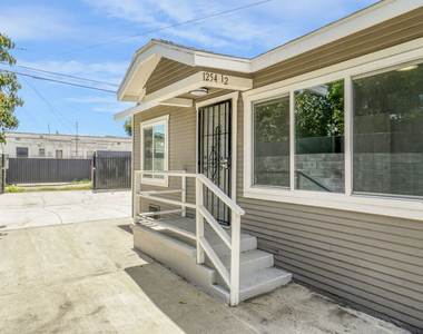 1254 Exposition Boulevard - Photo Thumbnail 19