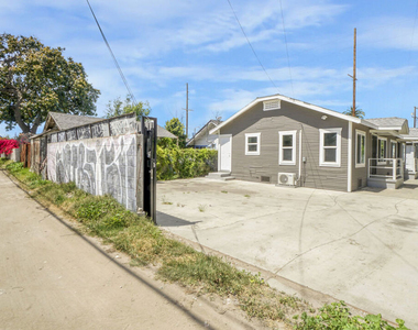 1254 Exposition Boulevard - Photo Thumbnail 21