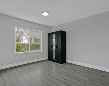 1254 Exposition Boulevard - Photo Thumbnail 16
