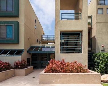 8132 Camino Del Sol - Photo Thumbnail 22