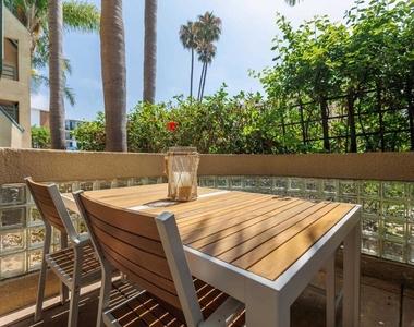 8132 Camino Del Sol - Photo Thumbnail 4