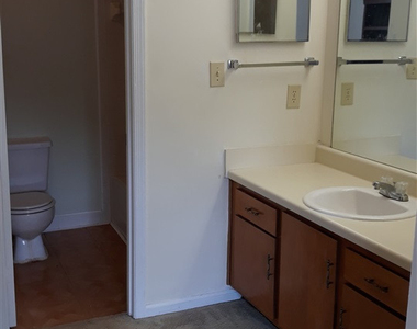 139 Kingsbury Drive - Photo Thumbnail 14