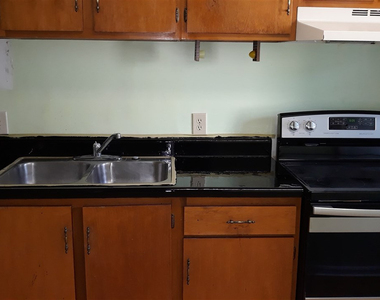 139 Kingsbury Drive - Photo Thumbnail 5